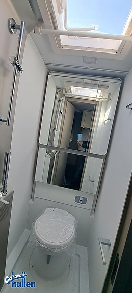 Adria Alpina 663 UK Pluspaket 3-våningsäng (AC-kampanj) 7 of 12