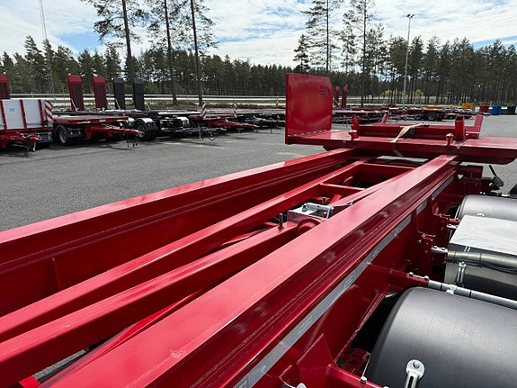 Hakarps - 30 tons lastväxlarvagn med tipp och glider OMG LEV 11 of 11