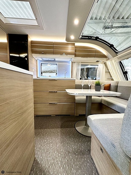 Adria Adora 572 UT 6 of 16