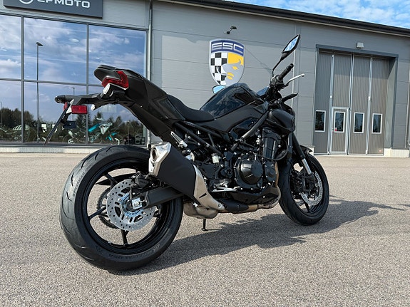 Kawasaki Z900 - Köp Online 4 of 12