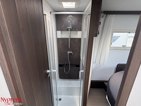 Adria Coral SUPREME 670 DC - Fiat MultiJet3 180HP (131 kW) HD 44H 18 of 18