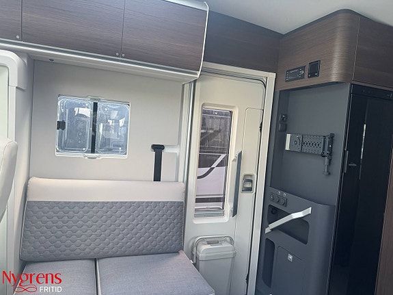 Adria Coral SUPREME 670 DC - Fiat MultiJet3 180HP (131 kW) HD 44H 7 of 18