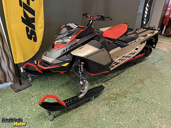 Ski-doo Backcountry