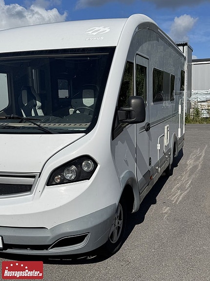 Knaus s liner 700 2 of 10