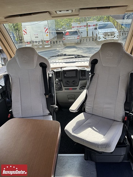 Knaus s liner 700 5 of 10