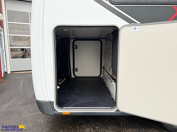 Bürstner Signature SFT 7.5 Dropdown-ALDE-ALKO-180Hk-Auto 8 of 21