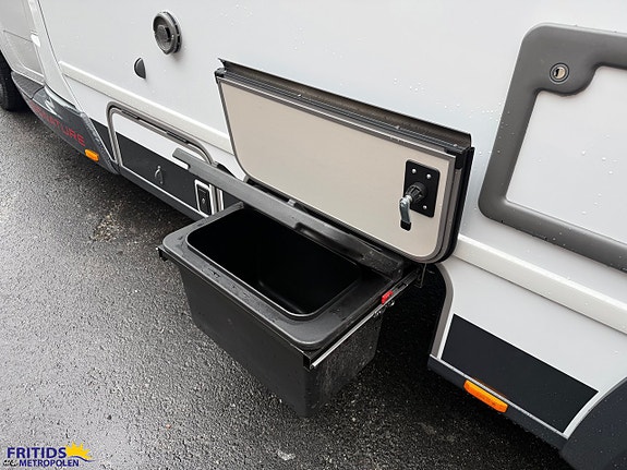 Bürstner Signature SFT 7.5 Dropdown-ALDE-ALKO-180Hk-Auto 7 of 21