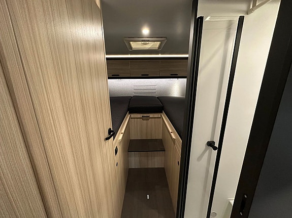 Sun Living S 75 SL B-körkort / 5 bältade platser / Automat 165hk / Taksäng 16 of 22