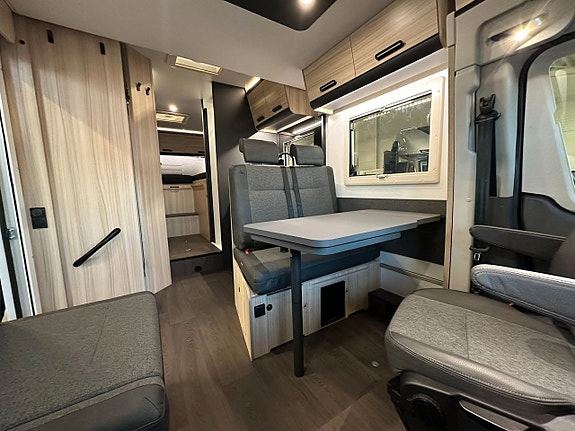 Sun Living S 75 SL B-körkort / 5 bältade platser / Automat 165hk / Taksäng 10 of 22