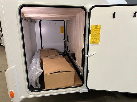 Sun Living S 75 SL B-körkort / 5 bältade platser / Automat 165hk / Taksäng 22 of 22