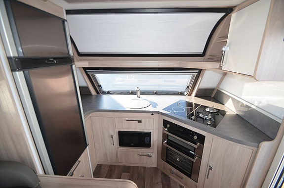 Kabe Imperial 600 XL FK KS (mover,ac,förtält) 4 of 12
