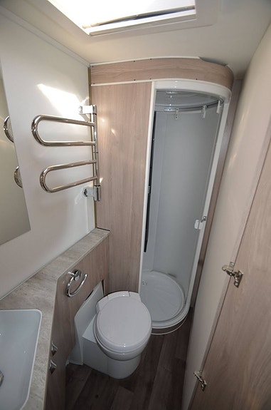 Kabe Imperial 600 XL FK KS (mover,ac,förtält) 8 of 12
