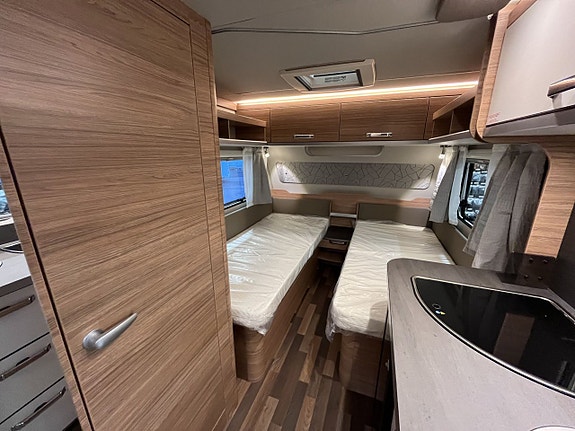 Weinsberg CaraOne EDITION HOT 480 EU Långbäddar 9 of 18