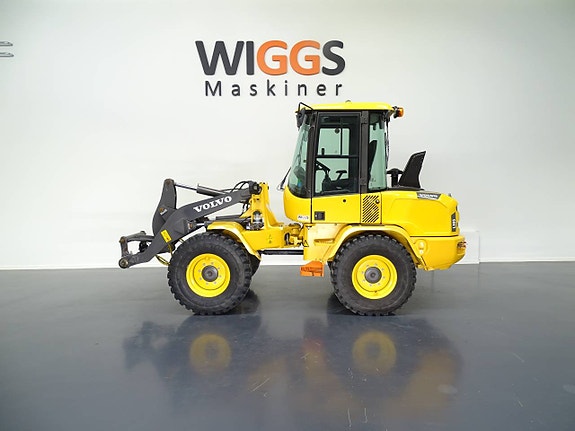 Volvo L30GS - 24 / Lastdämp / C- Smörjning / Aircond / 30kmh