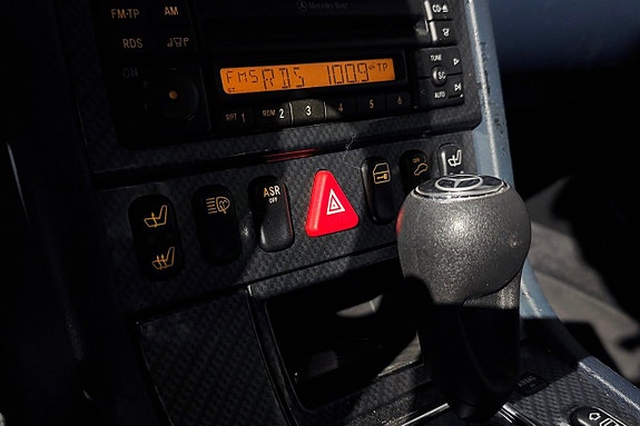 Mercedes-Benz SLK200 13 of 15