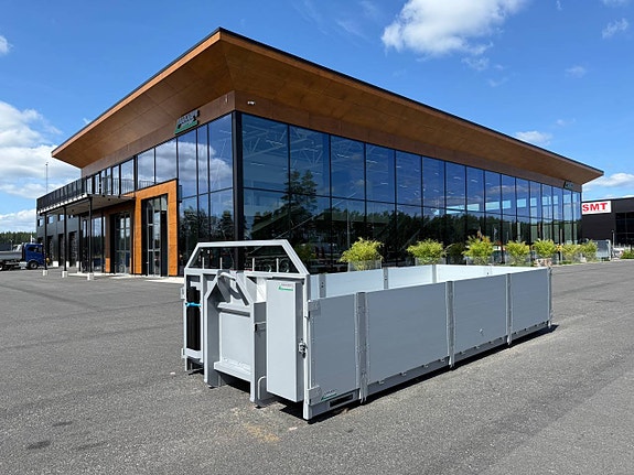 Hakarps - Styckegodsflak 6,5 meters med stegar