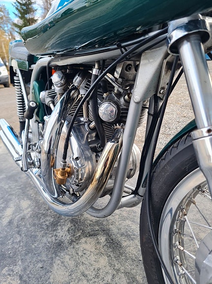 -- Norvin Vincent 1000cc Cafe racer 7 of 23