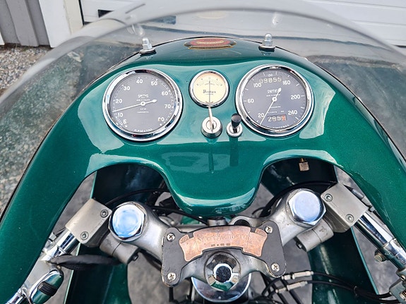 -- Norvin Vincent 1000cc Cafe racer 21 of 23