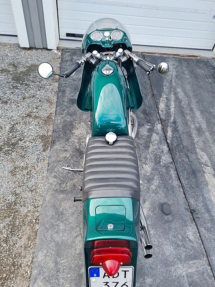 -- Norvin Vincent 1000cc Cafe racer 19 of 23