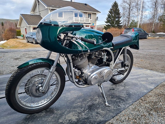 -- Norvin Vincent 1000cc Cafe racer 12 of 23