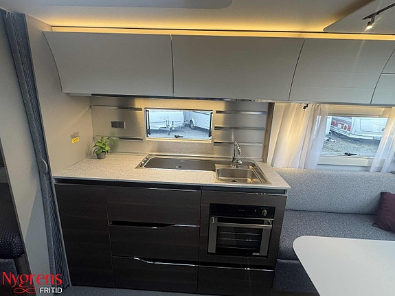 Adria ALPINA 613 UT 7 of 19