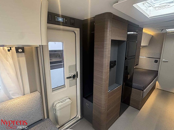 Adria ALPINA 613 UT 6 of 19