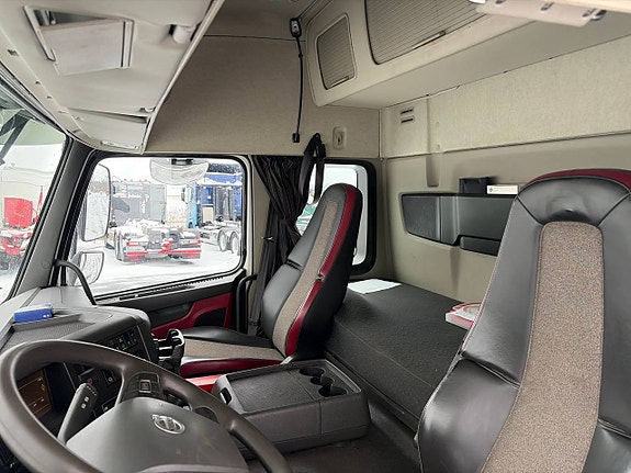 Volvo FMX 460 Bodbil 8X2 stor kran 12 of 12