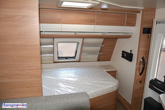 Hobby 545 KMF De Luxe Alde AC Barnkammare 6 of 15
