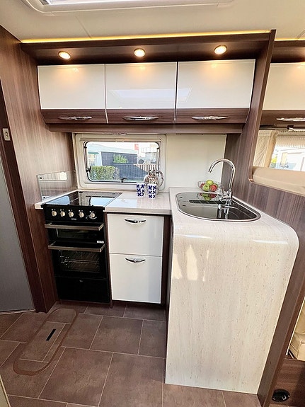 Bürstner Argos 747  Automat ACx2  ALDE 6-Bältad 7-Bäddar 12 of 28