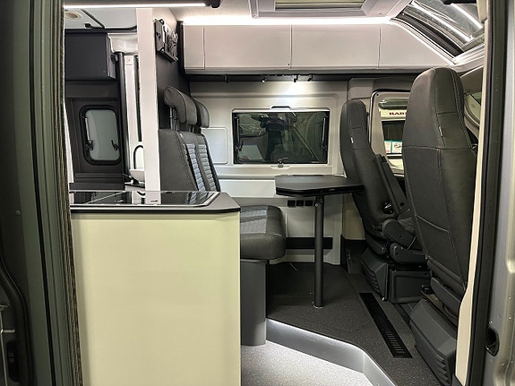 Adria Twin Supreme 600 SPB / Automat / Dieselpanna / Under 6 meter / B-körkort 5 of 20