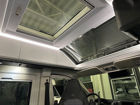 Adria Twin Supreme 600 SPB / Automat / Dieselpanna / Under 6 meter / B-körkort 9 of 20