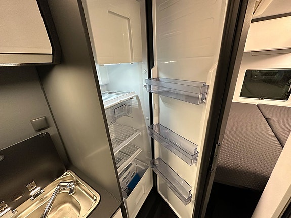Adria Twin Supreme 600 SPB / Automat / Dieselpanna / Under 6 meter / B-körkort 16 of 20