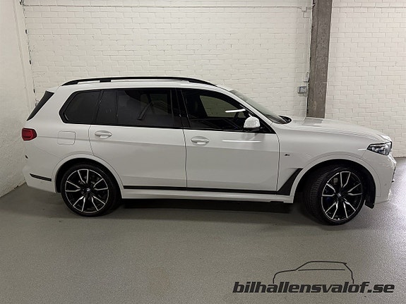 BMW X7 2 of 5