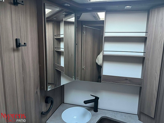 Kabe Imperial Travel Master Intergrated 790 LQB KAMPANJ 20 of 21