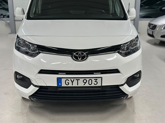 Toyota Proace City 2 of 5