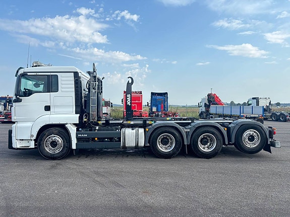 MAN TGS 35.500 Tridem Lastväxlare Plogutrustad 2 of 9