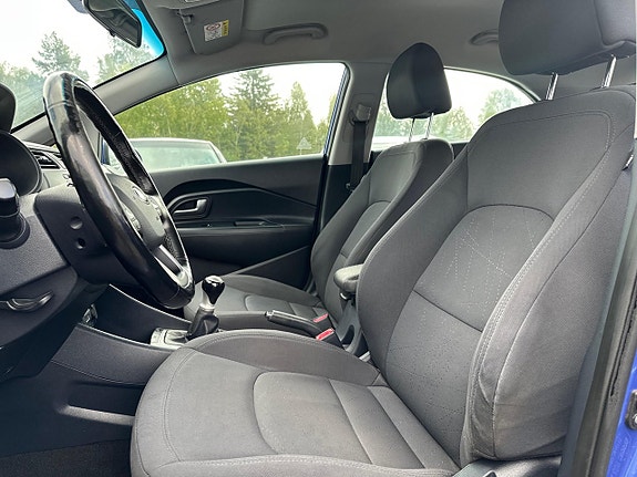 Kia Rio 10 of 18
