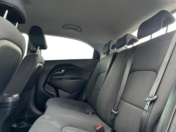 Kia Rio 14 of 18
