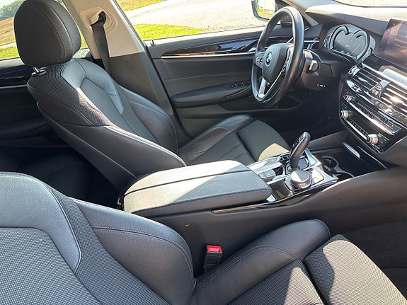 BMW 530e 3 of 7