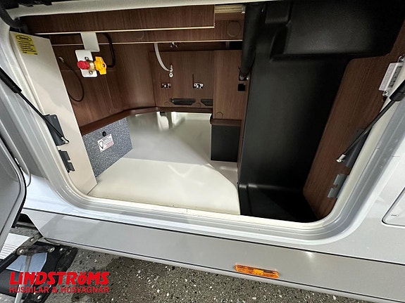 Carthago CHIC S-PLUS I50 LE IVECO 207hk Långbäddar RÄNTA 4,95% 16 of 27