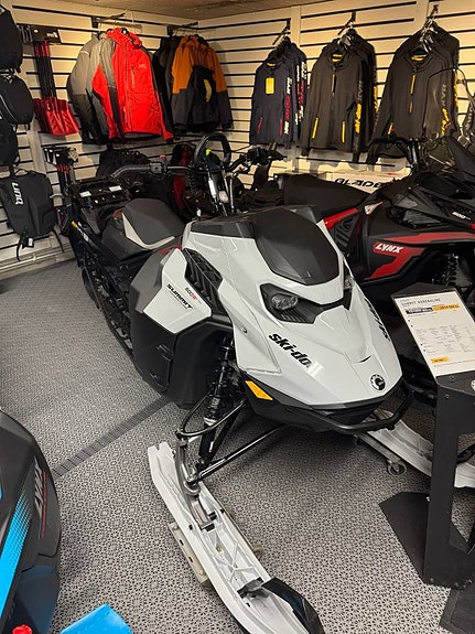 Ski-Doo Summit 146" 600 R -25 *KAMPANJ 27.000 kr*