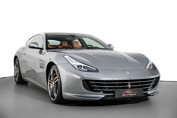 Ferrari Lusso 6 of 27
