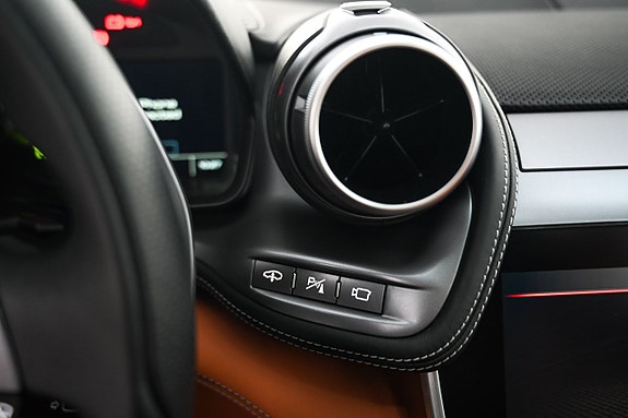 Ferrari Lusso 25 of 27