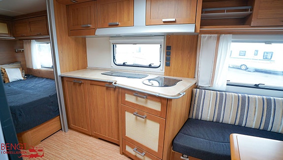 Knaus Royale 560 UF | Dubbelsäng | Förtält 11 of 21