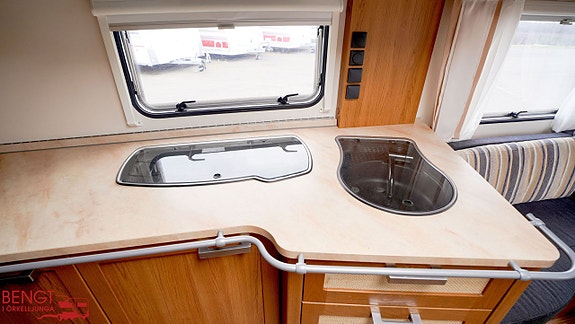 Knaus Royale 560 UF | Dubbelsäng | Förtält 12 of 21