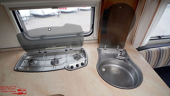 Knaus Royale 560 UF | Dubbelsäng | Förtält 13 of 21