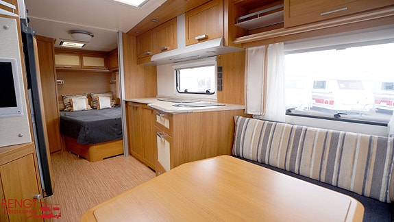 Knaus Royale 560 UF | Dubbelsäng | Förtält 9 of 21