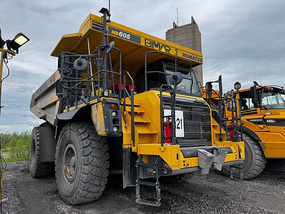 Bergtruck Komatsu HD605-8 2 of 7