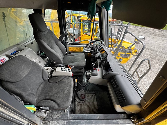 Bergtruck Komatsu HD605-8 6 of 7