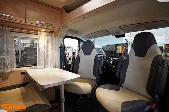 Roadcar 640 3 of 18